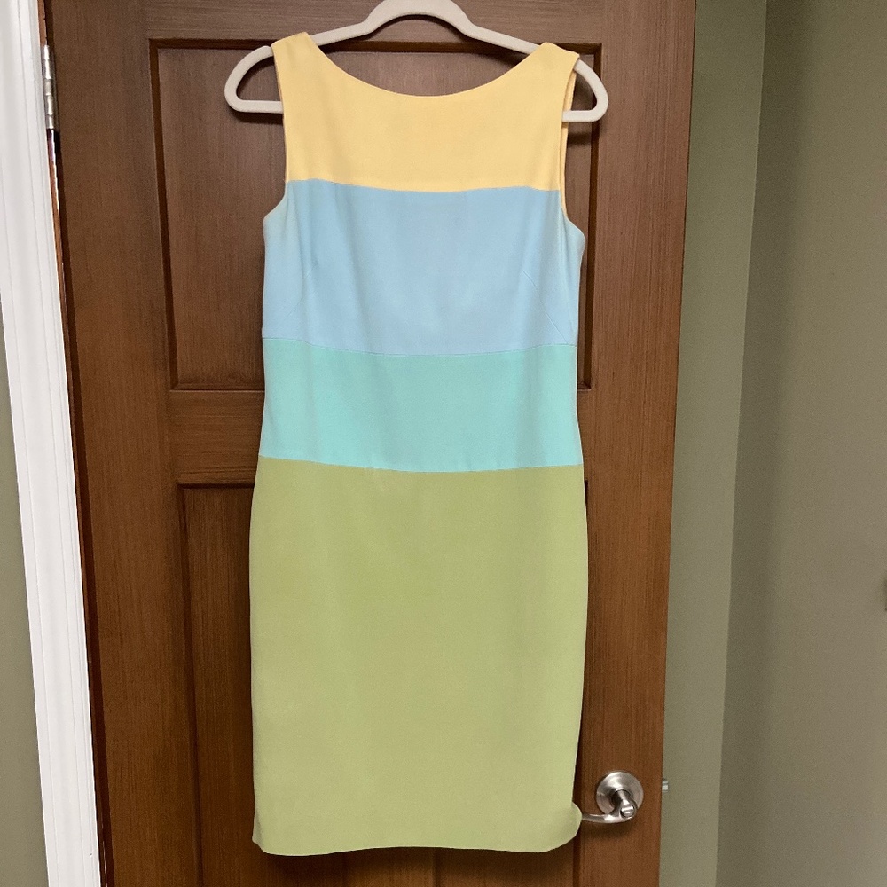 Maggie London sleeveless color block sheath dress